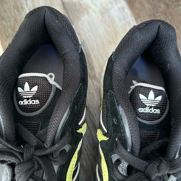 adidas Temper Run size 6 in like new condition - Picture 5 of 6